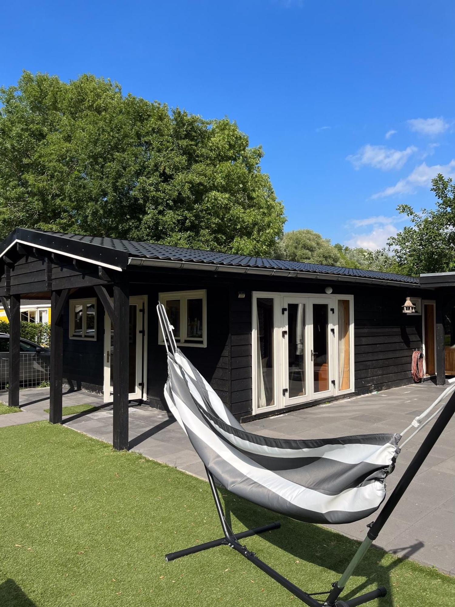 Luxe En Ruim Chalet Met Airco Bij Leekstermeer Matsloot Exterior photo